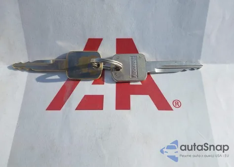 1999 Ford E-350 Super Duty Xl/Xlt из США, поврежденный, VIN 1FBNE31L9XHA02637